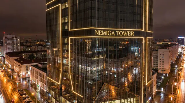 Архитектурный вид Nemiga Tower ночью